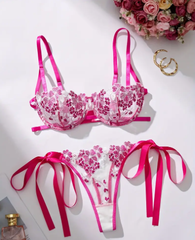 Brassiere 💗 Kalp Desenli ve 🌺 Çiçek Desenli Tanga Takımları