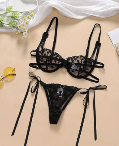 Brassiere 💗 Kalp Desenli ve 🌺 Çiçek Desenli Tanga Takımları