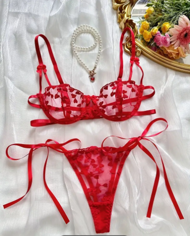 Brassiere 💗 Kalp Desenli ve 🌺 Çiçek Desenli Tanga Takımları