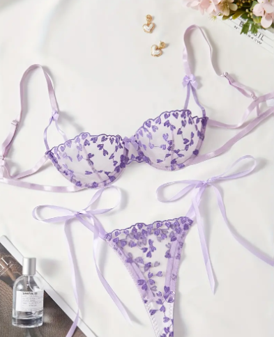 Brassiere 💗 Kalp Desenli ve 🌺 Çiçek Desenli Tanga Takımları